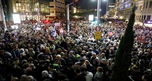 آلاف الإسرائيليين يخرجون ضد نتنياهو وفساد حكومته