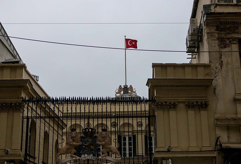 Staff in Netherlands consulate general in Istanbul replace Dutch flag with their own initiative Staff in Netherlands consulate general in Istanbul replace Dutch flag with their own initiative