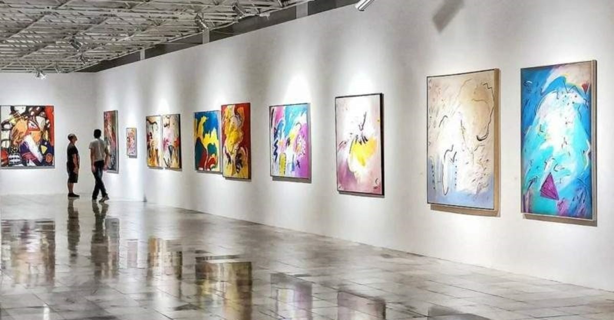Visiting art galleries regularly could lower your risk of early death. (Matheus Viana via Pexels)