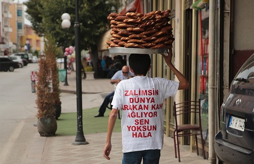 Turkish street seller donates 2-day income to Rohingya Muslims