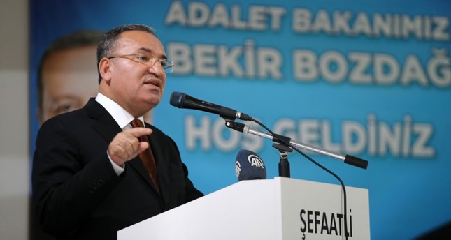 وزير العدل التركي بكر بوزداغ الأناضول