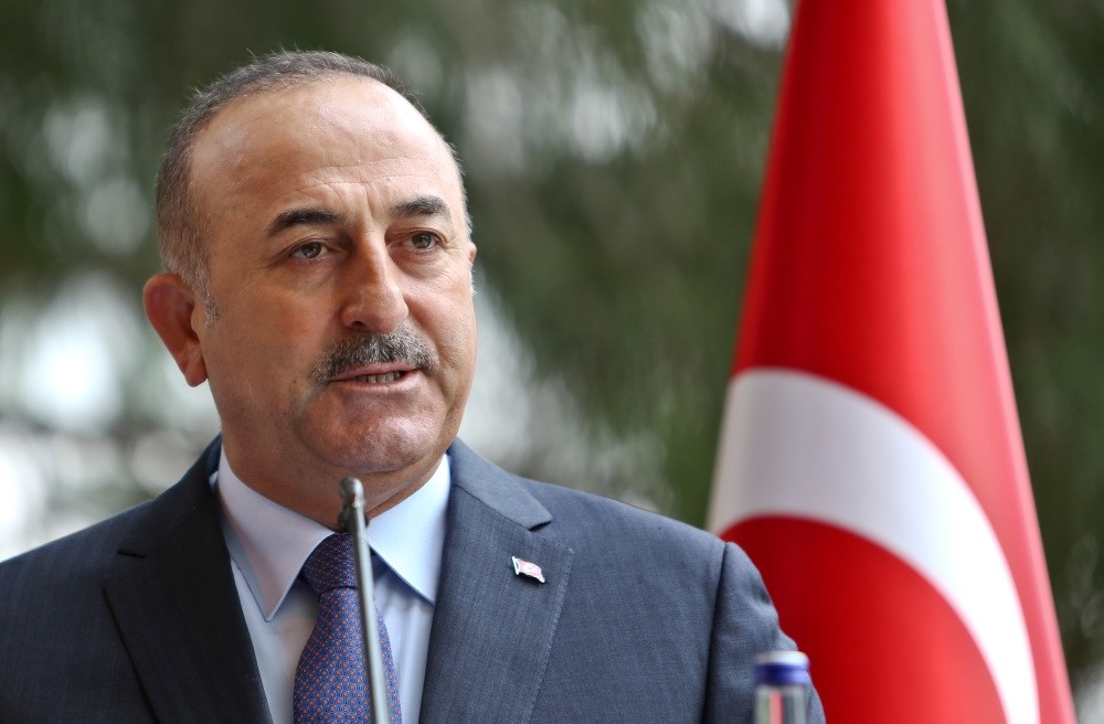 Foreign Minister Mevlu00fct u00c7avuu015fou011flu (L) said the U.S.'s unfulfilled promises concerning Manbij and of the issues, including the Gu00fclenist Terror Group (FETu00d6), have caused a loss of trust between the two allies.