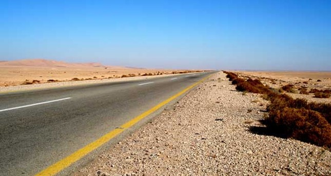 الطريق الصحراوية الواصلة بين العراق ودمشق عبر تدمر من الأرشيف