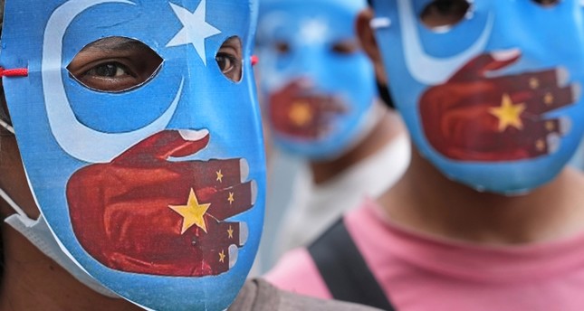 طلاب يتظاهرون ضد قمع الصين لأقلية الأويغور في أندونيسيا AP