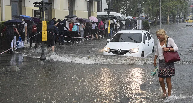 Turkey Rain Record rainfall, storm hit Turkey’s Istanbul, disrupts traffic - Daily ...