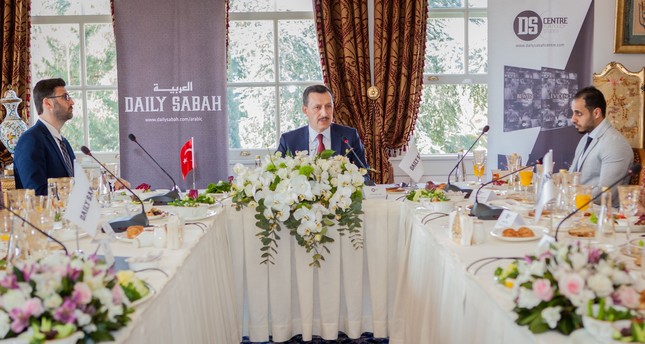 ديلي صباح للدراسات ينظم لقاءً بين مسؤول تركي وإعلاميين وباحثين عرب بإسطنبول