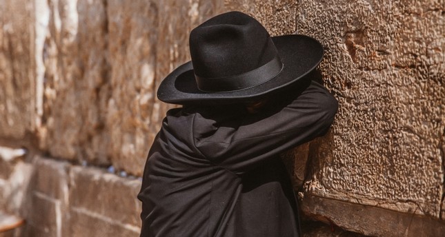 يهودي متطرف على حائط البراق SABAH PAZAR