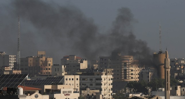 إسرائيل تشن غارات جوية على غزة والاتحاد الأوروبي يدعو لوقف التصعيد