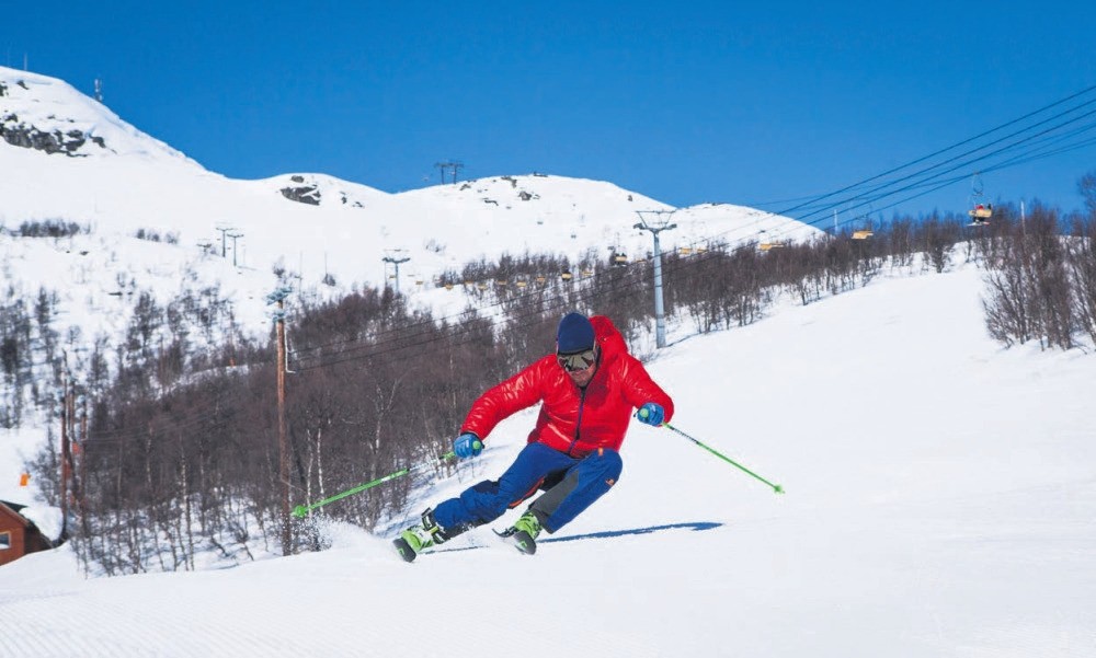 What you eat on a ski vacation is important for both your performance while skiing and your health later on.