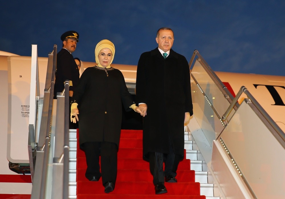 President Erdou011fan arriving with first lady, Emine Erdou011fan, Algiers, Feb. 26, 2018.