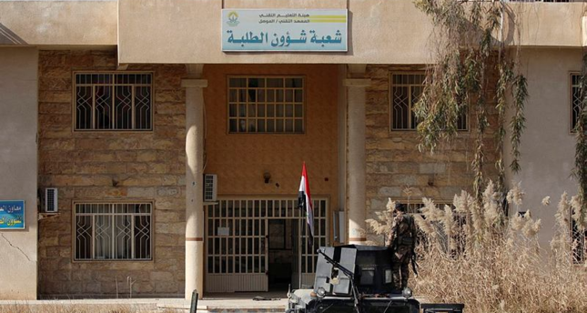 القوات العراقية تدخل جامعة الموصل وتعثر على مواد كيماوية يستخدمها داعش للتصنيع الحربي