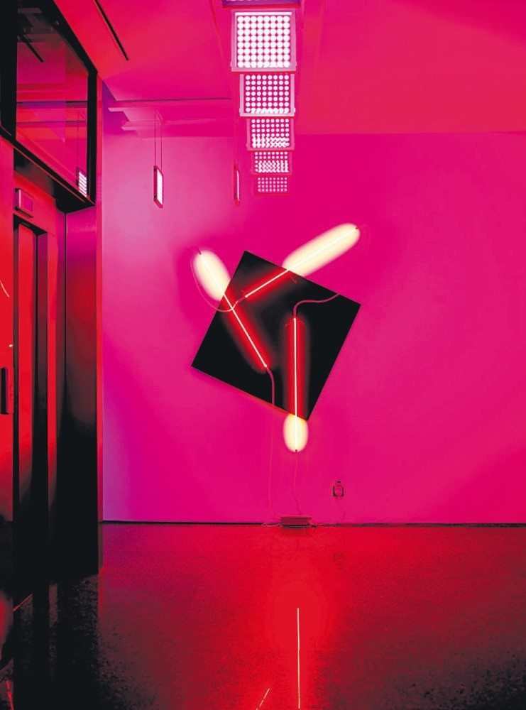 Franu00e7ois Morellet's piece ,Nu00e9ons 3D  60u00b0-90u00b0-35u00b0, in the ,Twilight, exhibition.