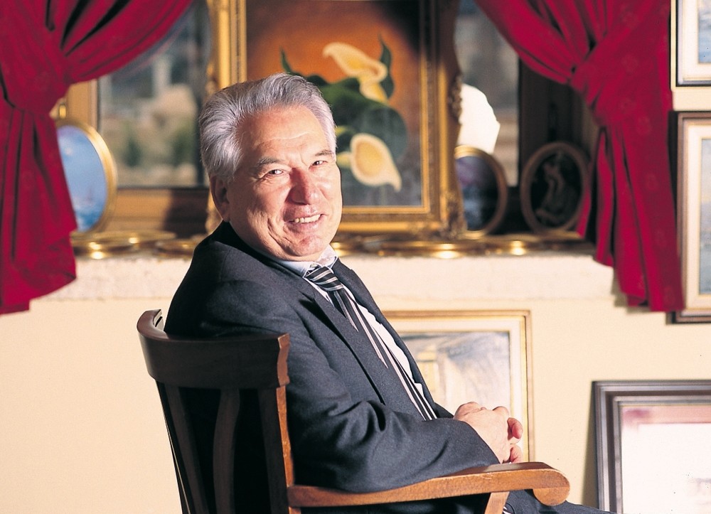 Chingiz Aitmatov, among his fellow Kyrgyz authors, is outstanding thanks to the beauty of the nostalgic country he portrays in his stories and novels and his magical realist style.