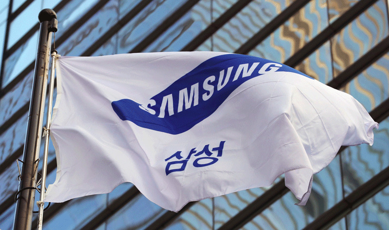 A Samsung flag flutters outside the Samsung building in Seoul on January 9, 2018. (AFP File Photo)