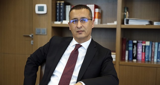 أحمد أوزال محامي الرئيس التركي رجب طيب أردوغان