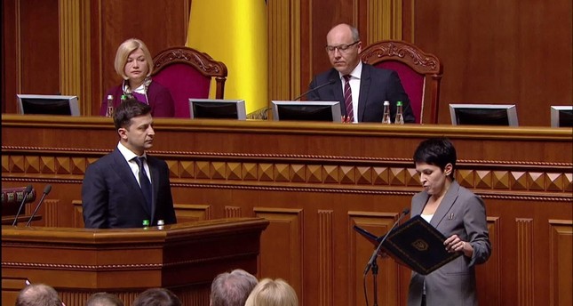 الرئيس الأوكراني الجديد يعلن حل البرلمان في خطاب تنصيبه