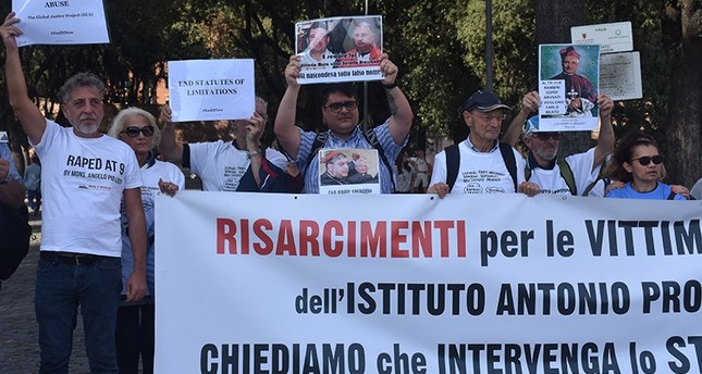 احتجاجات في الفاتيكان ضد التستر على الاستغلال الجنسي للأطفال في الكنائس