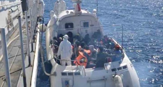 تركيا تنقذ 74 طالب لجوء أجبرتهم اليونان على العودة