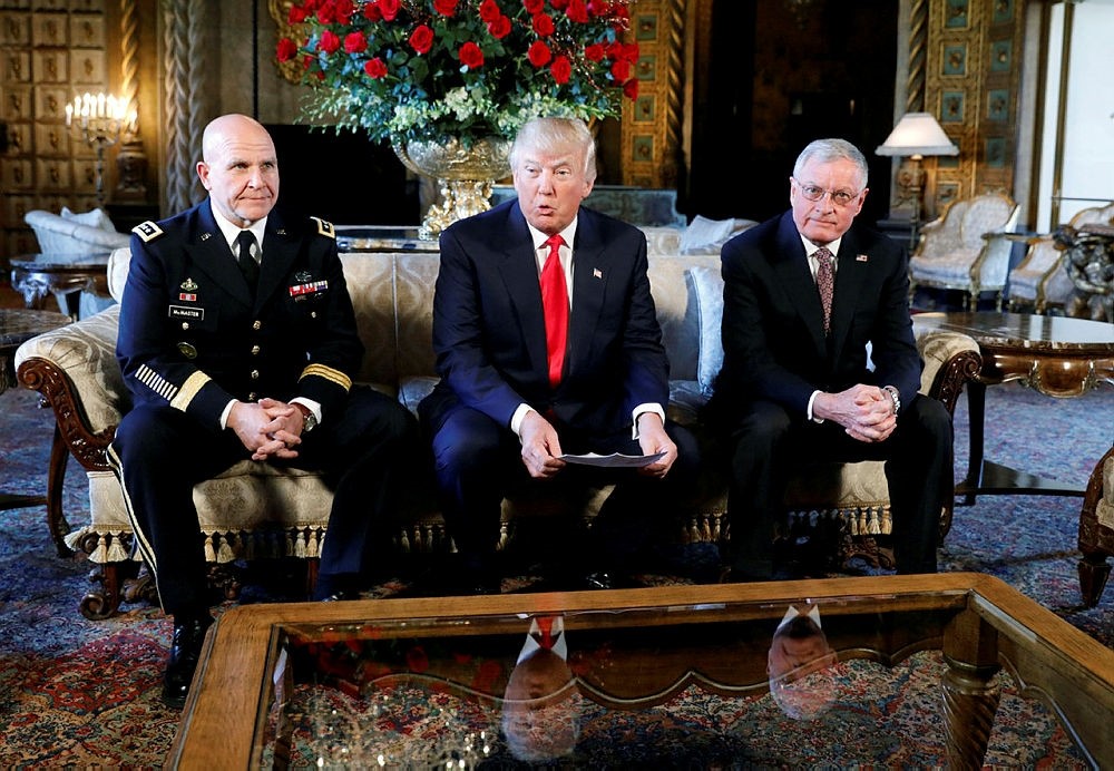 Trump announces his new National Security Adviser Army Lt. G en. H.R. McMaster (L) and that acting adviser Keith Kellogg (R) will become the chief of staff of the National Security Council in Florida U.S. February 20, 2017. (Reuters Photo)