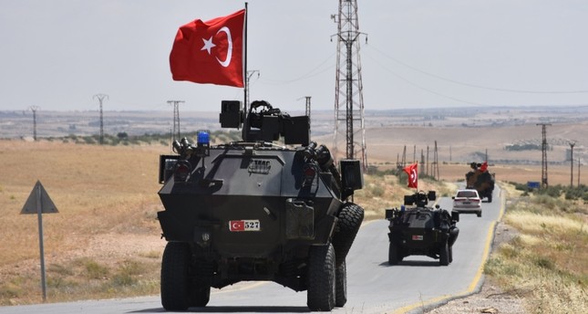 القوات التركية تسير الدورية الـ58 في منبج السورية