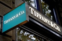 The logo of U.S. jeweller Tiffany & Co. is seen at a store at the Bahnhofstrasse shopping street in Zurich, Switzerland Oct. 26, 2016. (REUTERS Photo)