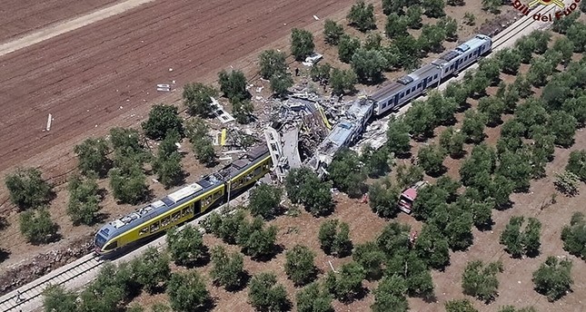 12 قتيلاً على الأقل في اصطدام قطارين بإيطاليا