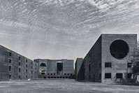 The photographs revisit Kahnu2019s work from the perspective of u201ctectonics through light,u201d u201cconstructing the place,u201d and u201cassembling the program,u201d to constitute the backbone of the exhibition.