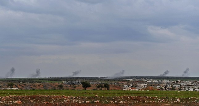 تصاعد الدخان من مواقع لإرهابيين قصفتها القوات المسلحة التركية الفرنسية