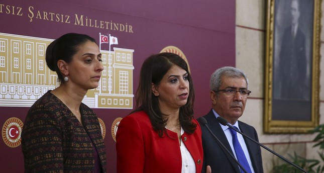 HDP-Abgeordnete für Teilnahme an PKK-Beerdigung verurteilt