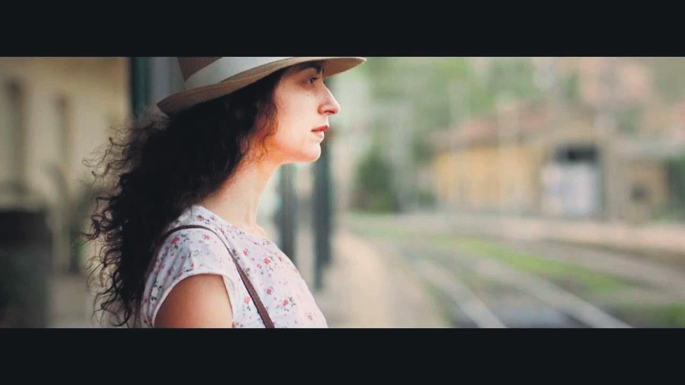 La viaggiatrice (A Travelling Girl)