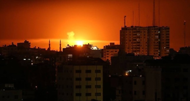 الطائرات الحربية الإسرائيلية تقصف 10 أهداف في قطاع غزة