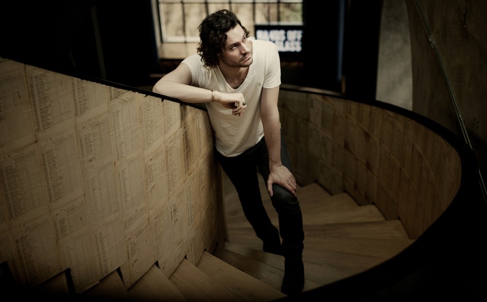 New Yorker Allen Hulsey currently lives and makes music in Istanbul. 