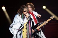 Vocalist Steven Tyler (L) and guitarist Joe Perry of Aerosmith perform during their ,Aerosmith: Let Rock Rule, tour at The Forum in Inglewood, California July 30, 2014. (Reuters File Photo)
