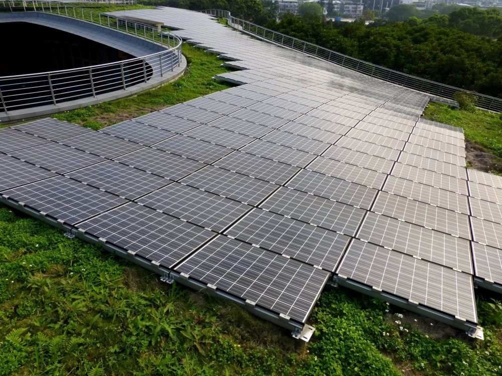 China accounted for almost half of the global expansion of solar power in 2016.