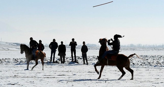 الجيريت رياضة يمارسها الأتراك على صهوات الخيول.. تعرف عليها