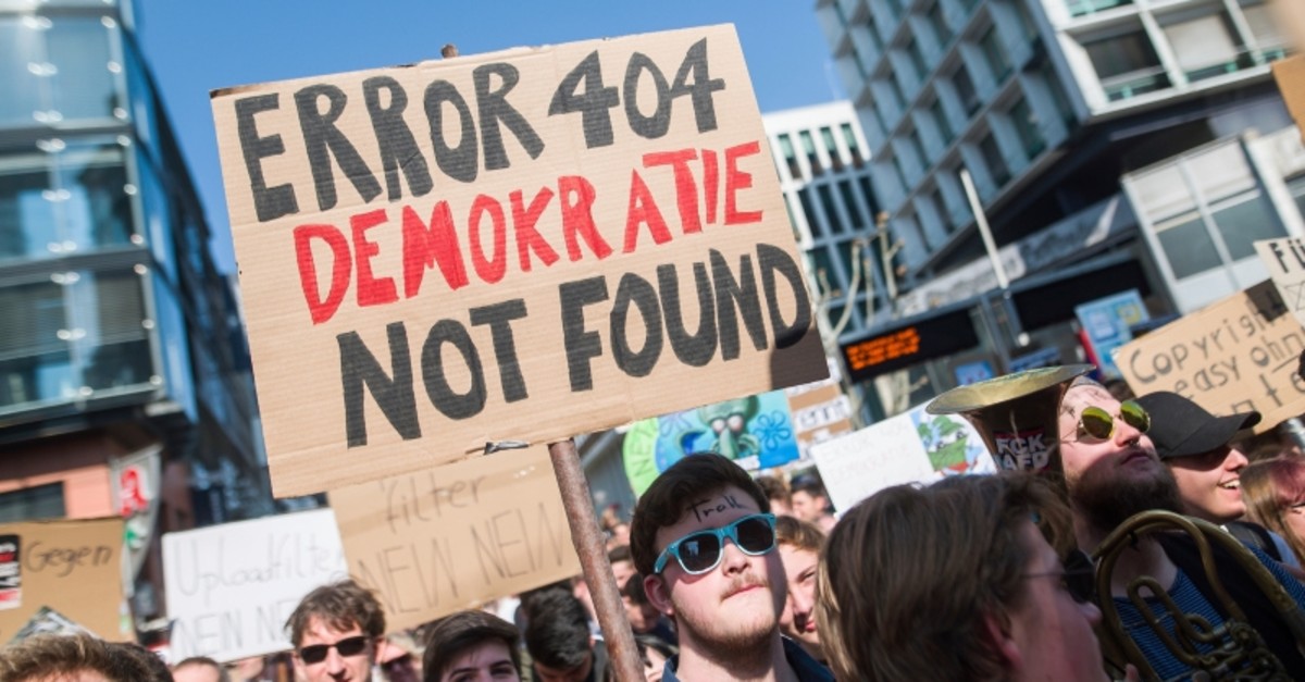 Thousands of people in Germany protest EU internet reforms | Daily Sabah