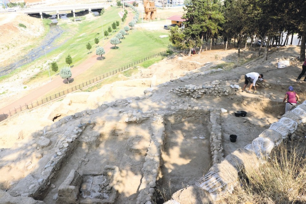 A photo from the ongoing excavations at Yumuktepe Mound.