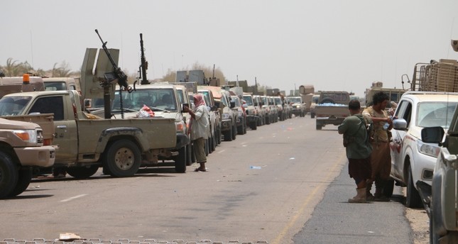 رتل من العربات العسكرية التابعة للجيش اليمني