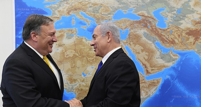 وزير الخارجية الأمريكي الجديد مع رئيس الوزراء الإسرائيلي الأسبوع الماضي الفرنسية