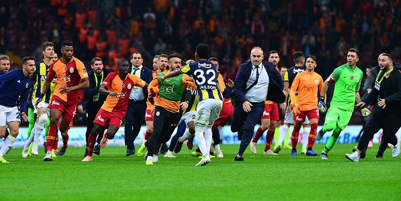 Galatasaray Coach Fatih Terim Banned From 7 Matches Over Fenerbahce Scuffle Daily Sabah