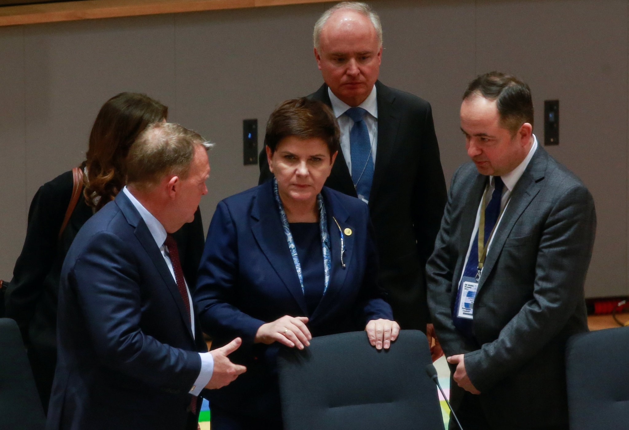 Denmark's Prime Minister Lars Lokke Rasmussen (L) talks with Poland's Prime Minister Beata Szydlo (C) during a European Union summit in Brussels, Belgium, March 9, 2017. (REUTERS Photo)