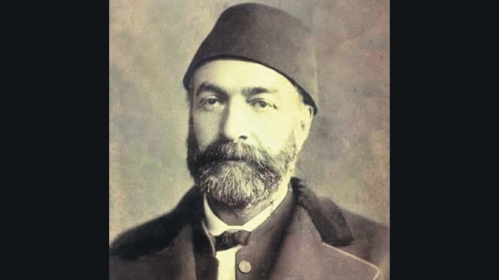 Ziya Pasha represented the balance between the old and new. He was a very wise man, which is reflected in his poetry.