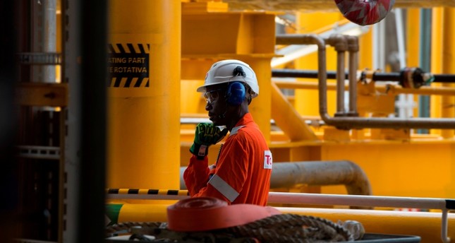 أسعار النفط تهبط بشدة بعد تصريحات وزير النفط السعودي