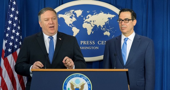US Secretary of State Mike Pompeo (L) and US Treasury Secretary Steven Mnuchin announce sanctions against Iran during a news conference at the Foreign Press Center in Washington, DC, Nov. 05, 2018. (EPA Photo)