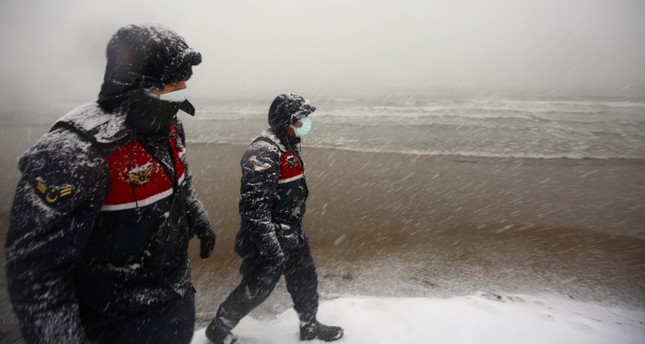 تركيا تواصل البحث عن 3 مفقودين بعد غرق سفينة في البحر الأسود