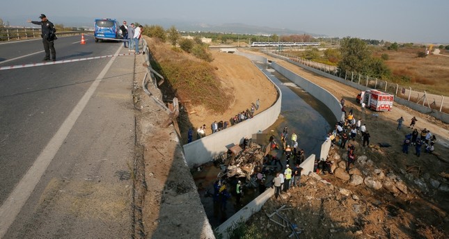 مصرع 15 شخصاً بانقلاب شاحنة تقل مهاجرين غير شرعيين في إزمير