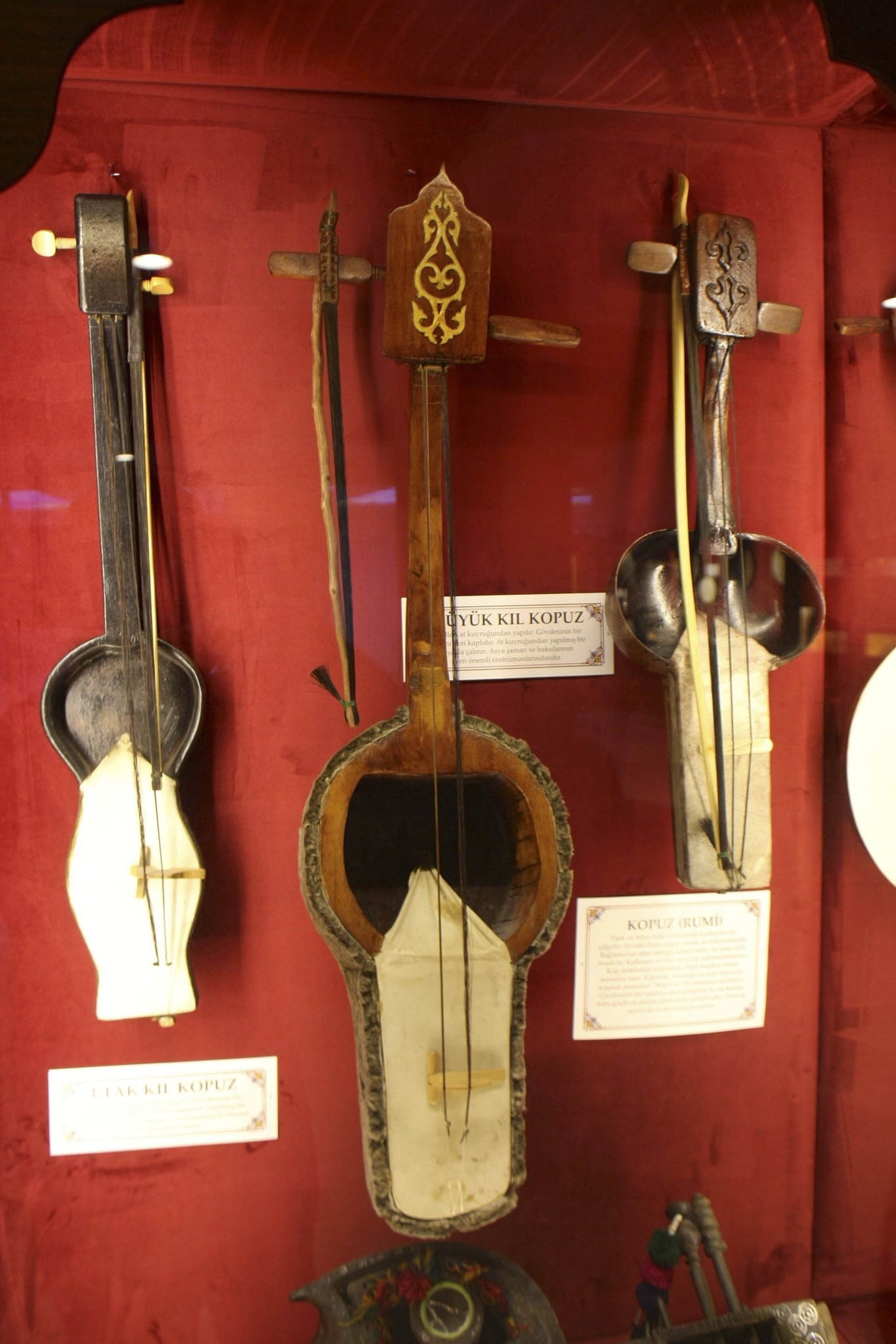 Museum displays 216 instruments from shaman drum to bağlama | Daily Sabah