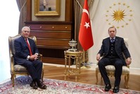 US Secretary of State Rex Tillerson (L) meeting with President Recep Tayyip Erdou011fan (R) in Ankara, Turkey, 30 March 2017. 