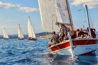 Produced by talented craftsman, the tirhandils mesmerize viewers while gliding the surface of the water. (Courtesy of codezeromedia)