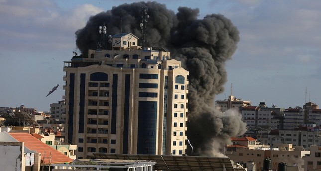 شهيدان في قصف إسرائيلي لبنايتين سكنيتين بغزة والقسام تهدد بقصف تل أبيب مجدداً